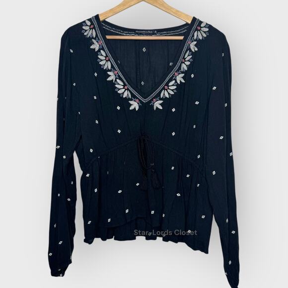 Abercrombie Peasant Blouse XL Black Floral Embroidered Cottagecore Romantic - Picture 1 of 6